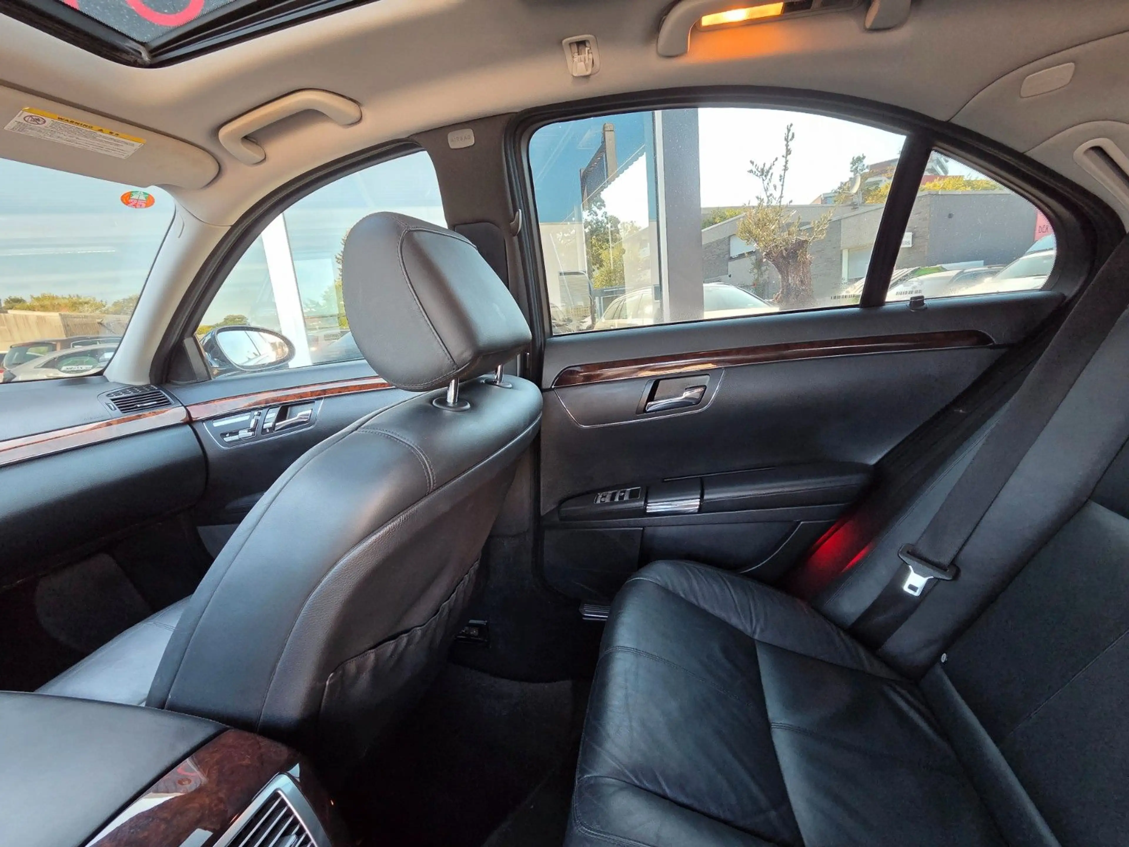 Mercedes-Benz S 500 S Limousine S 500 — photo 16