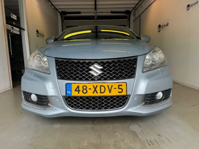 Suzuki Kizashi view 5