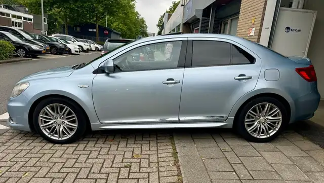 Suzuki Kizashi view 20