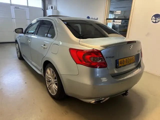 Suzuki Kizashi view 9