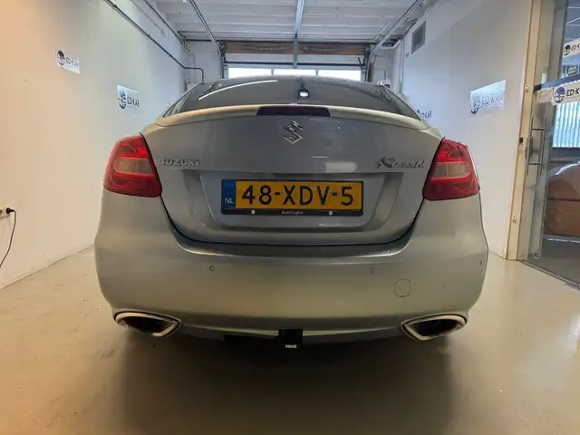 Suzuki Kizashi view 8