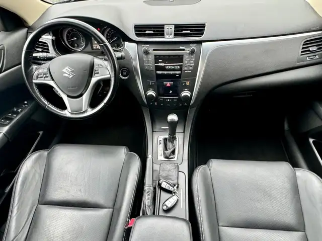 Suzuki Kizashi view 10
