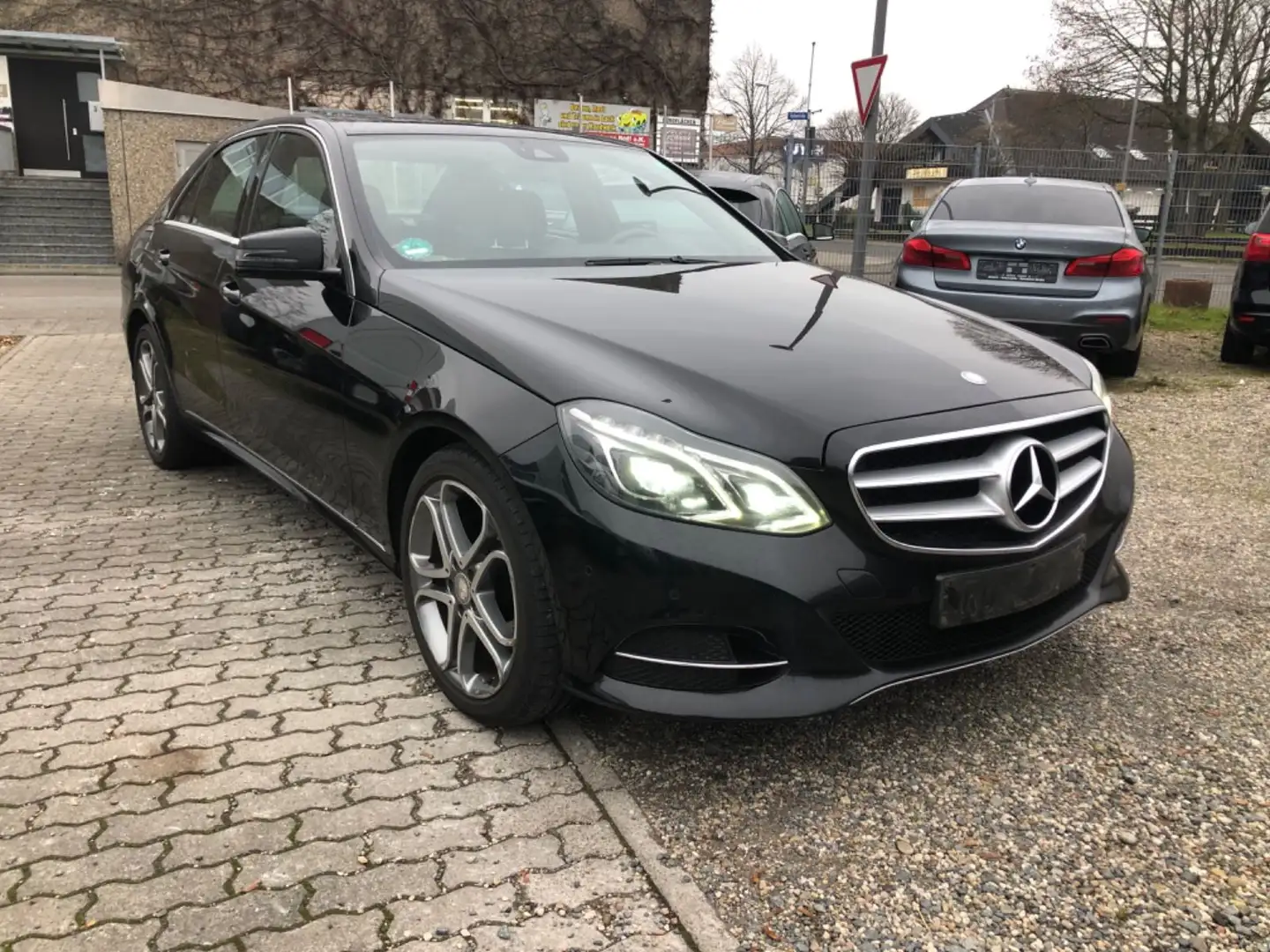 Mercedes-Benz E 220 CDI BlueEfficienc Avantgarde ,Sport Packet Schwarz - 1