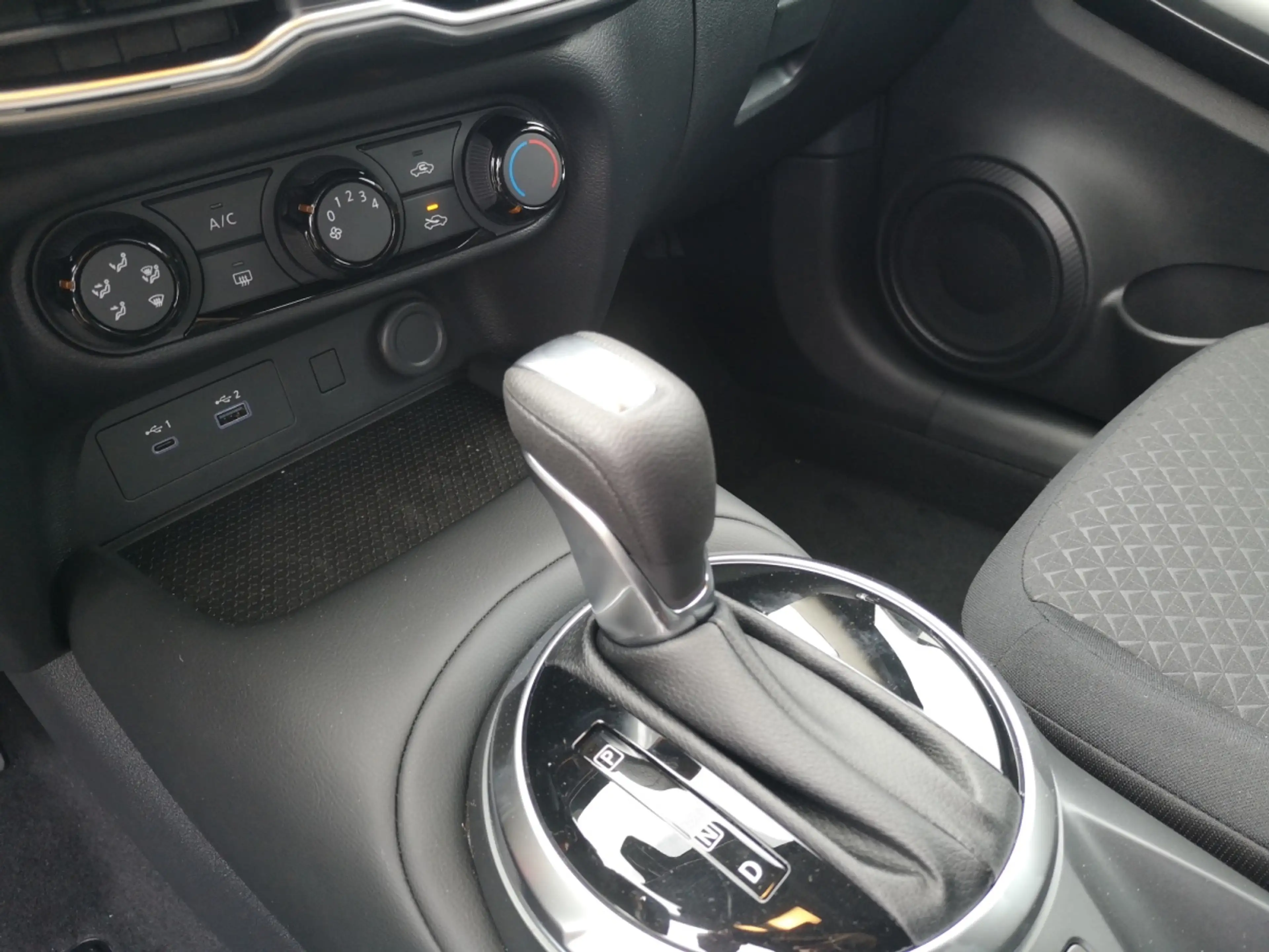 Nissan Juke Acenta 1.0 DIG-T 114PS 7DCT — photo 15