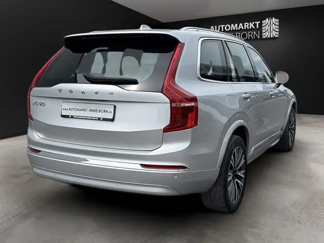 Volvo XC90 view 11