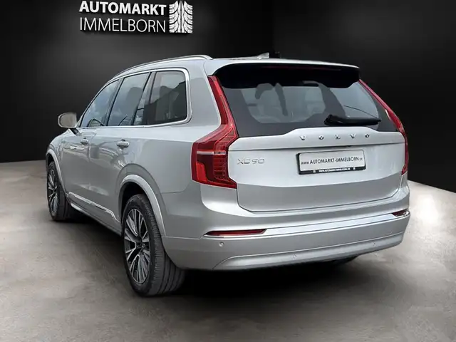 Volvo XC90 view 10