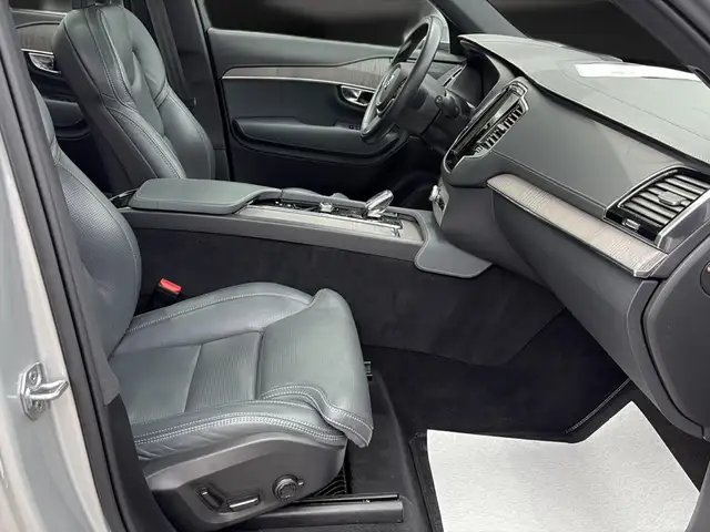 Volvo XC90 view 15