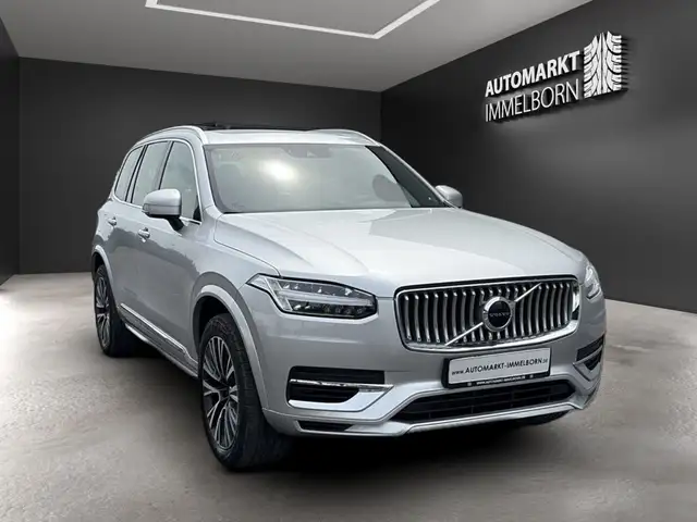 Volvo XC90 view 2