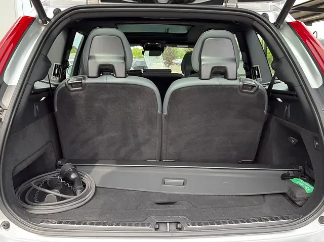 Volvo XC90 view 12