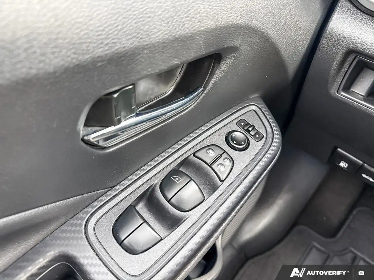 Nissan Versa снимка Nissan Versa
