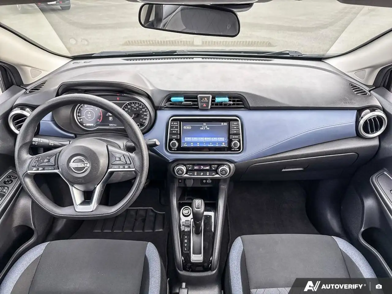 Nissan Versa снимка Nissan Versa