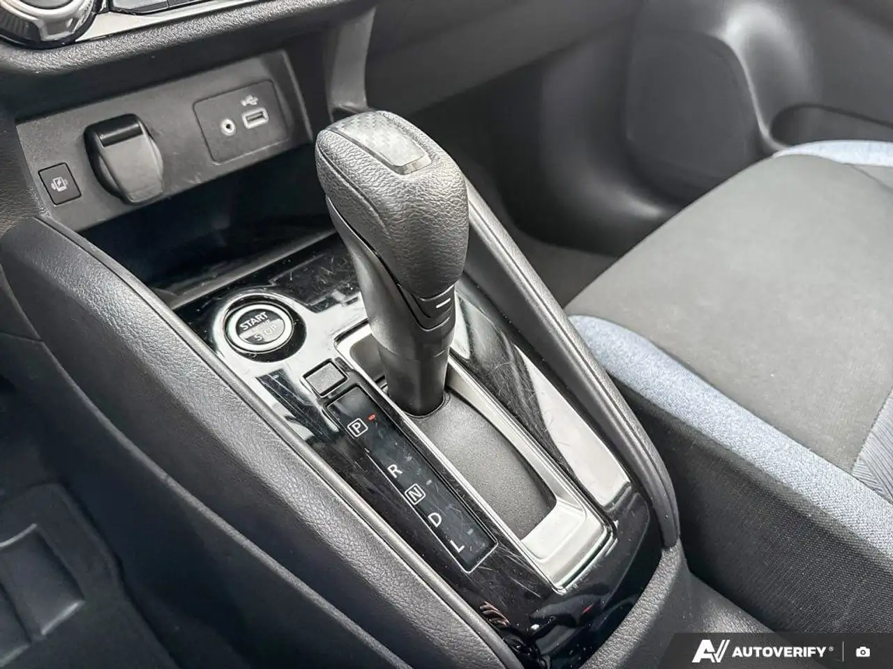 Nissan Versa снимка Nissan Versa