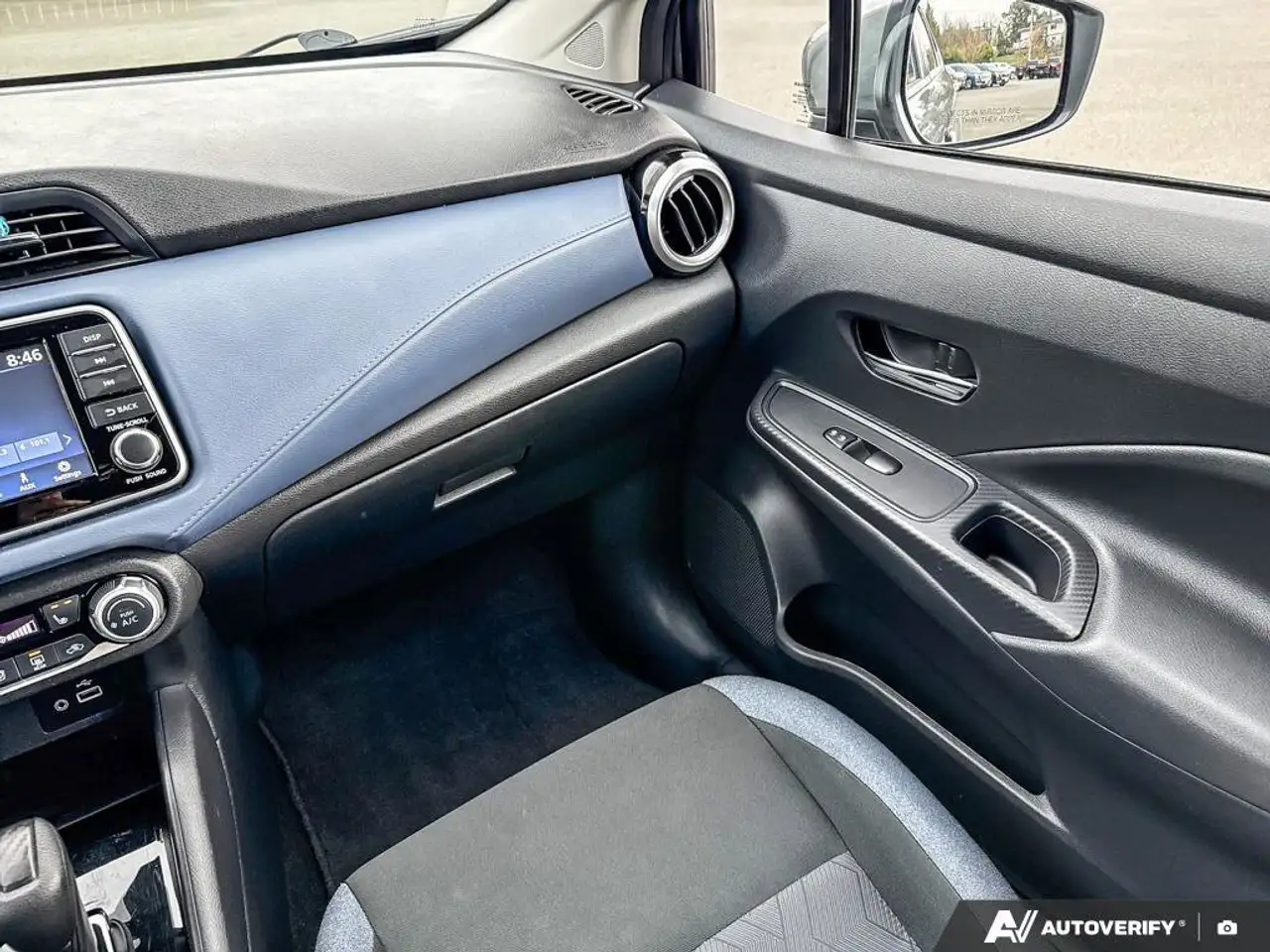 Nissan Versa снимка Nissan Versa