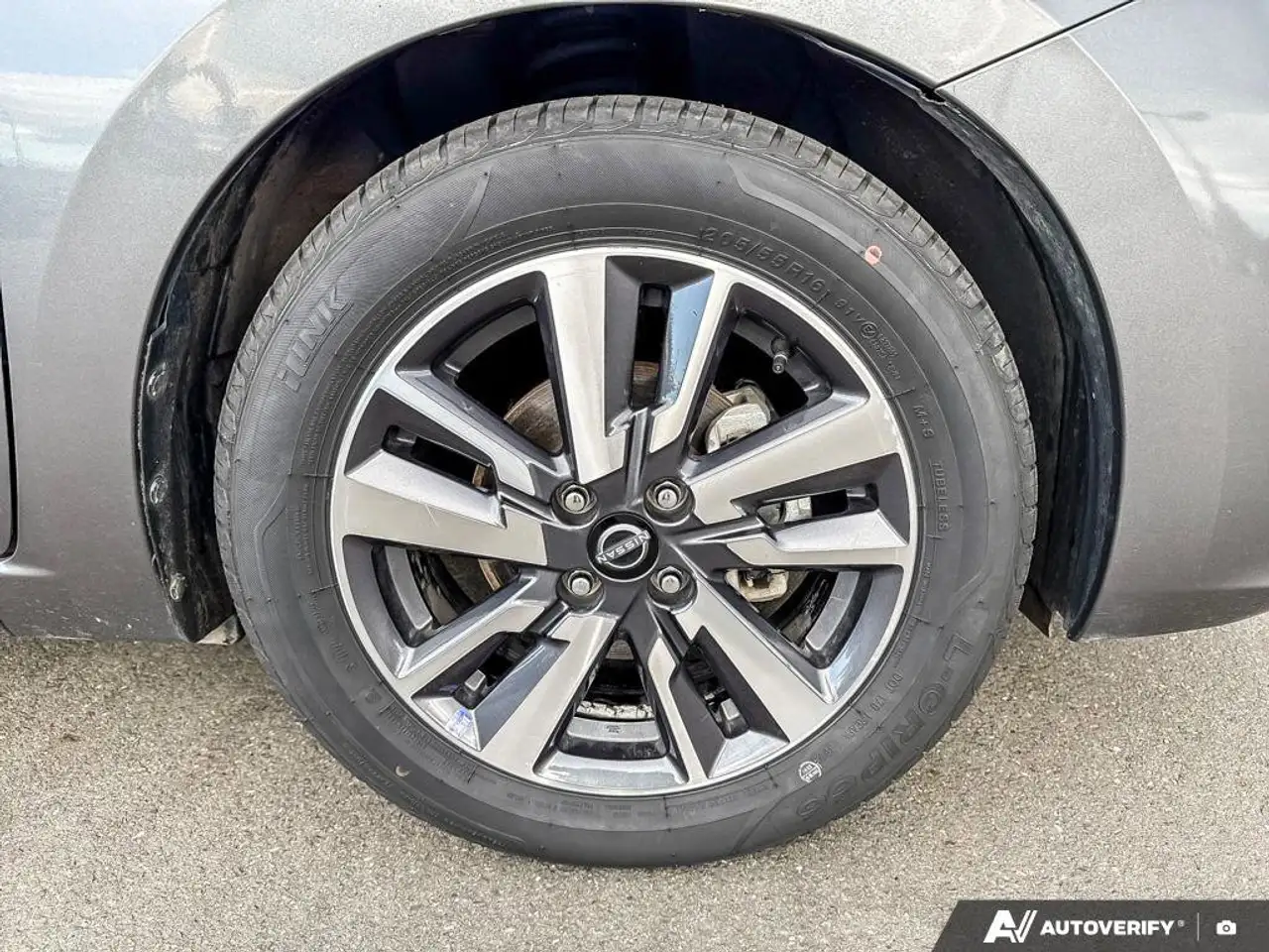 Nissan Versa снимка Nissan Versa