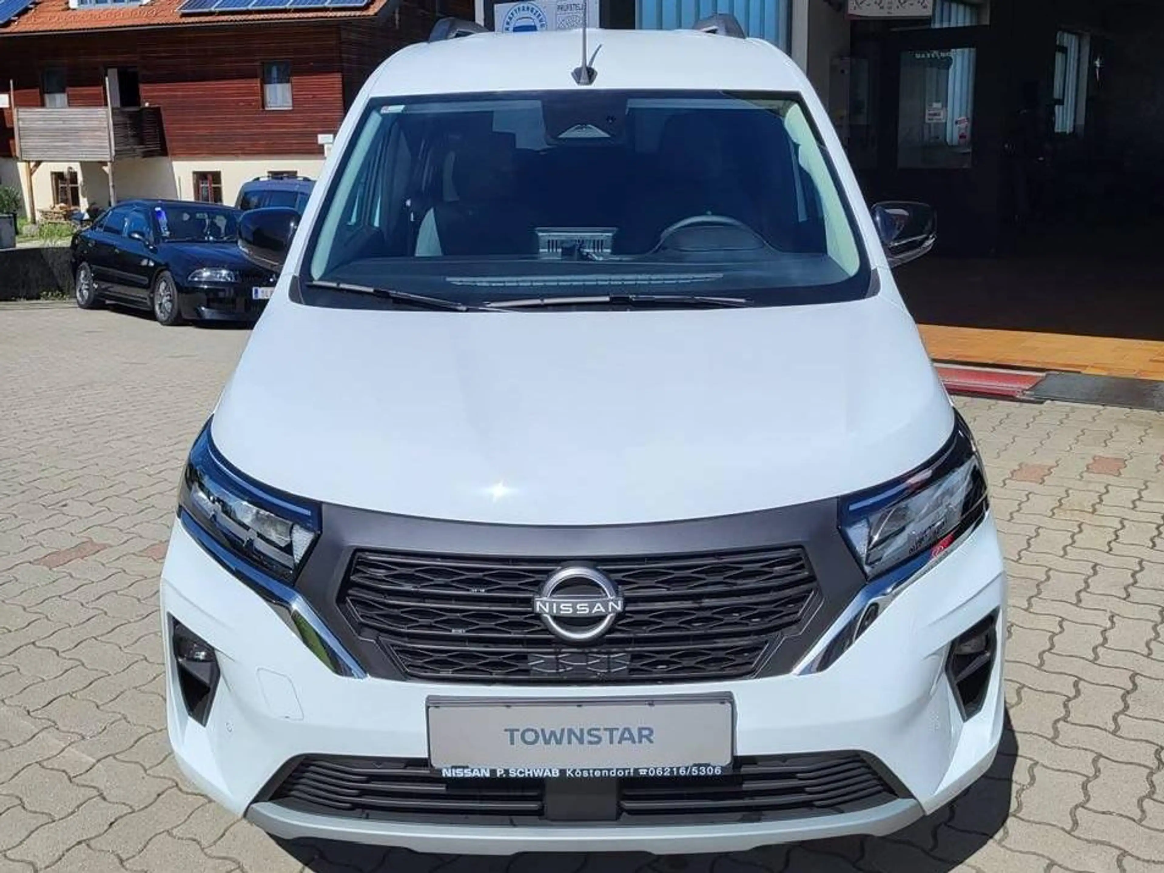 Nissan Townstar Townstar L2 DIG-T 130 Tekna Evalia 5 Sitze — photo 2
