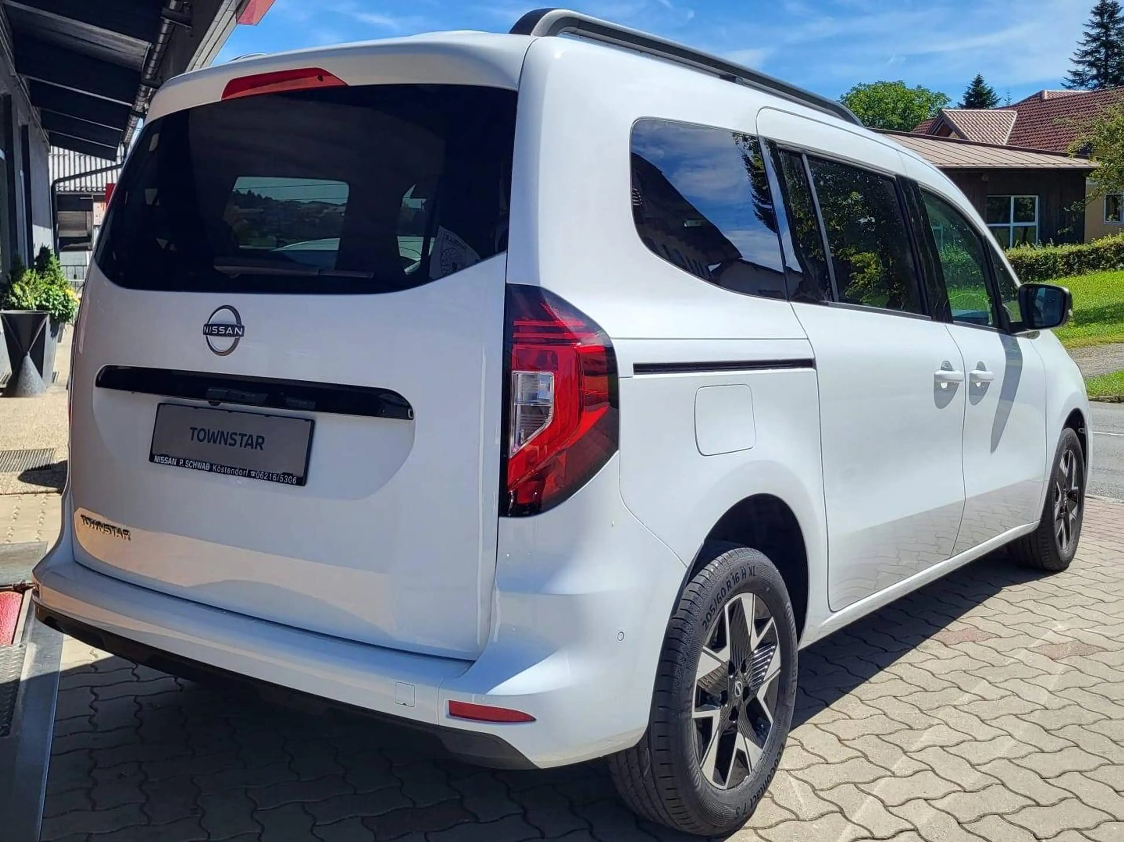Nissan Townstar Townstar L2 DIG-T 130 Tekna Evalia 5 Sitze — photo 5