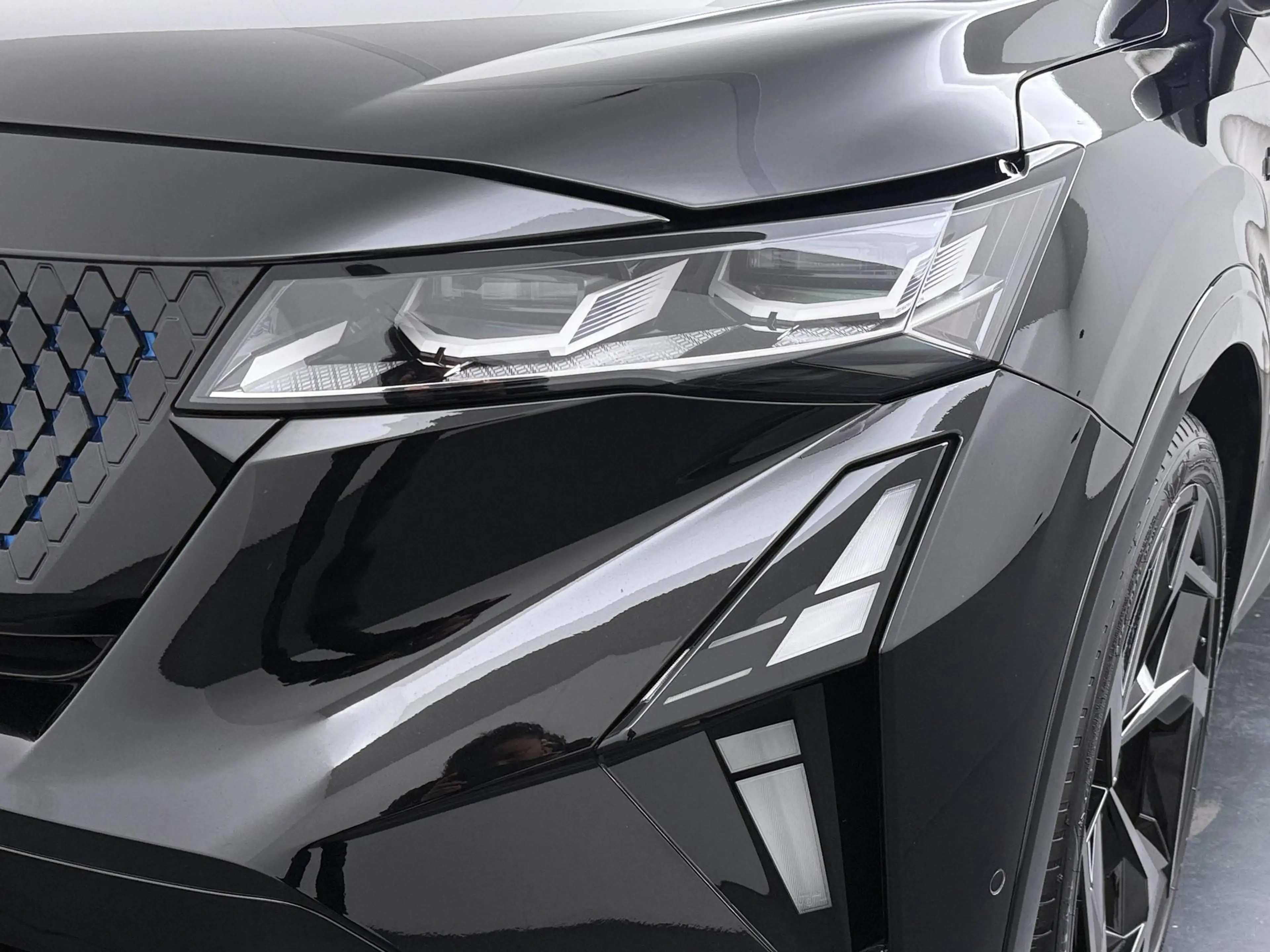 Renault Rafale atelier Alpine hyper hybrid E-Tech 4x4 300 | Panor — photo 15