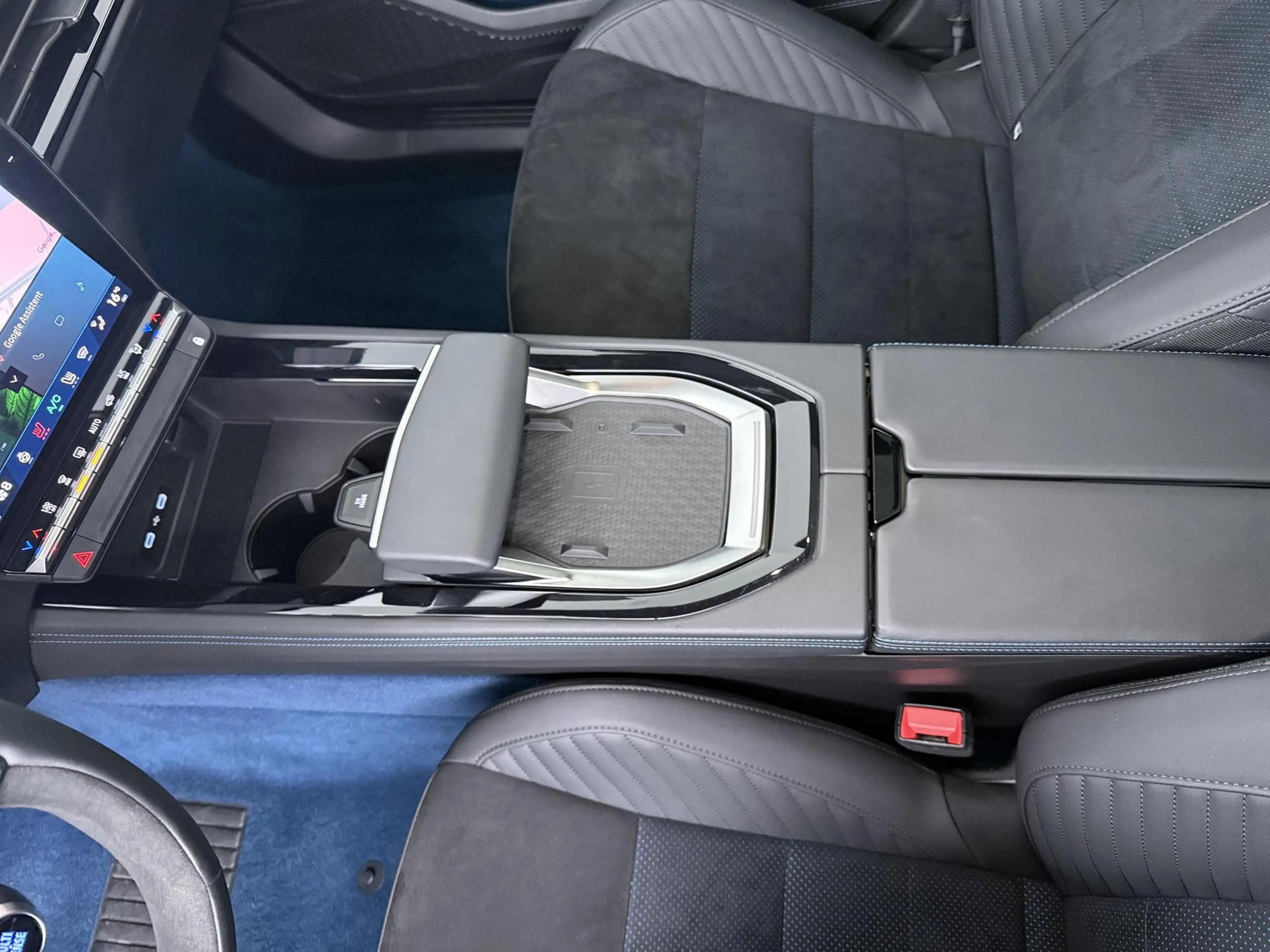 Renault Rafale atelier Alpine hyper hybrid E-Tech 4x4 300 | Panor — photo 12