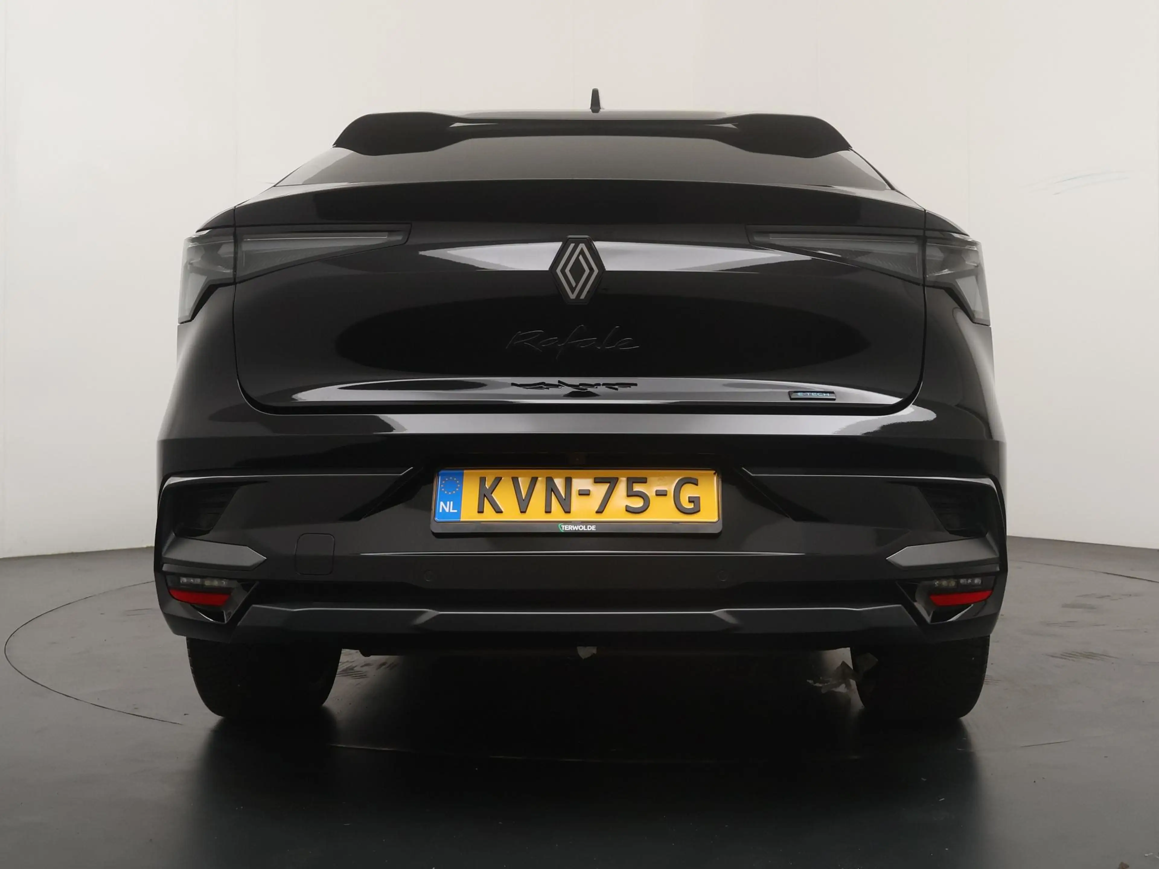 Renault Rafale atelier Alpine hyper hybrid E-Tech 4x4 300 | Panor — photo 4