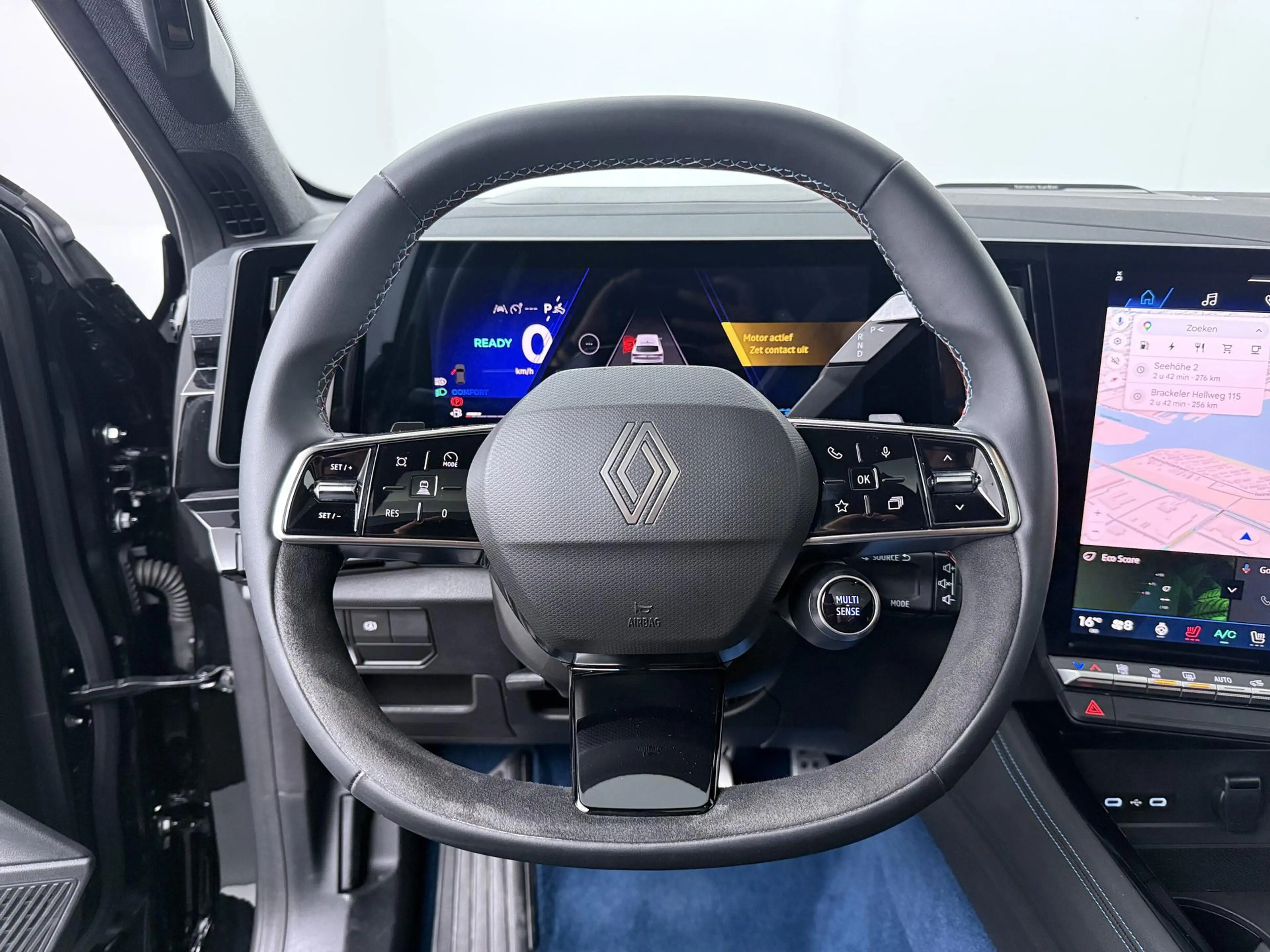 Renault Rafale atelier Alpine hyper hybrid E-Tech 4x4 300 | Panor — photo 9
