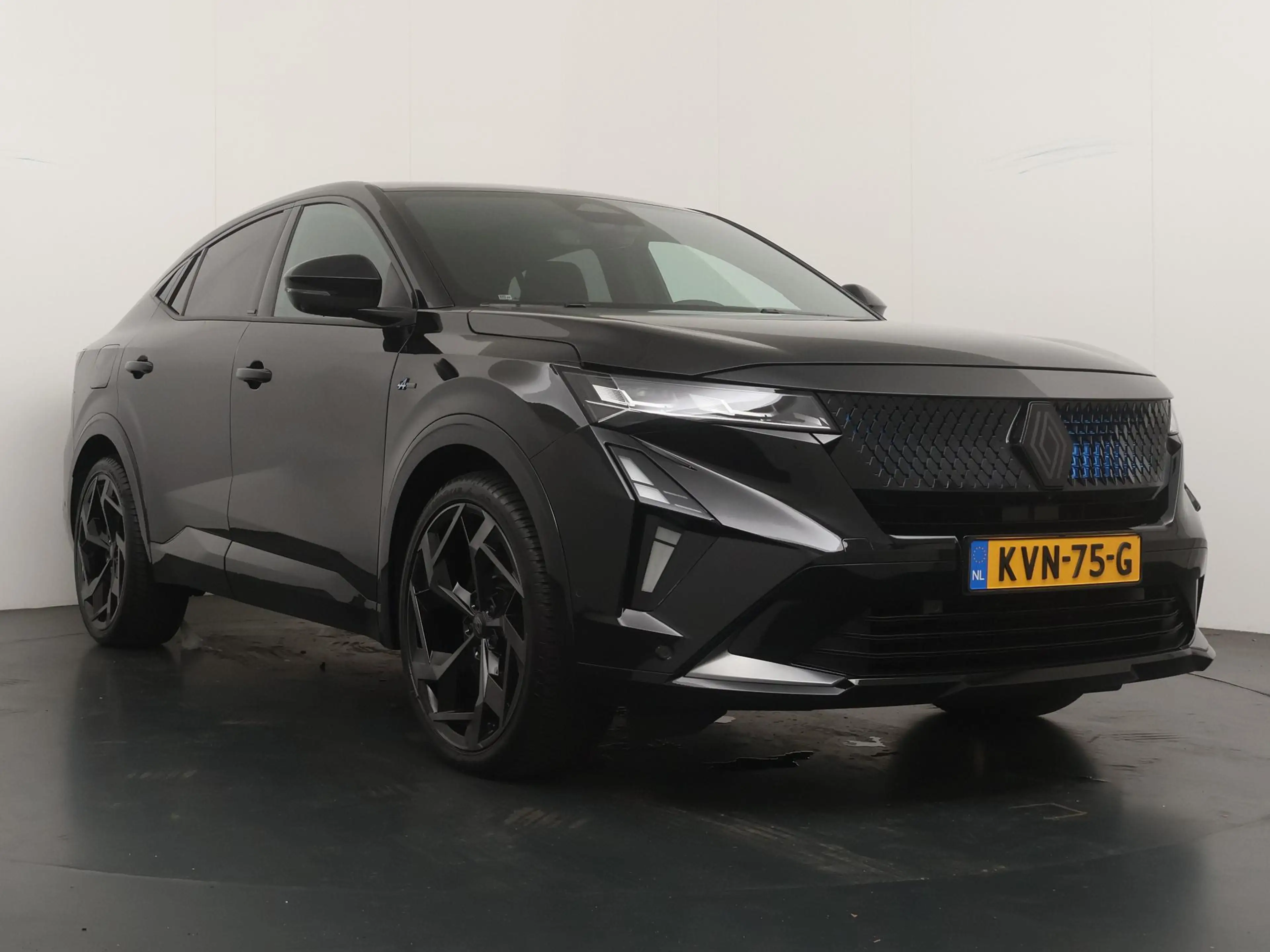Renault Rafale atelier Alpine hyper hybrid E-Tech 4x4 300 | Panor — photo 7