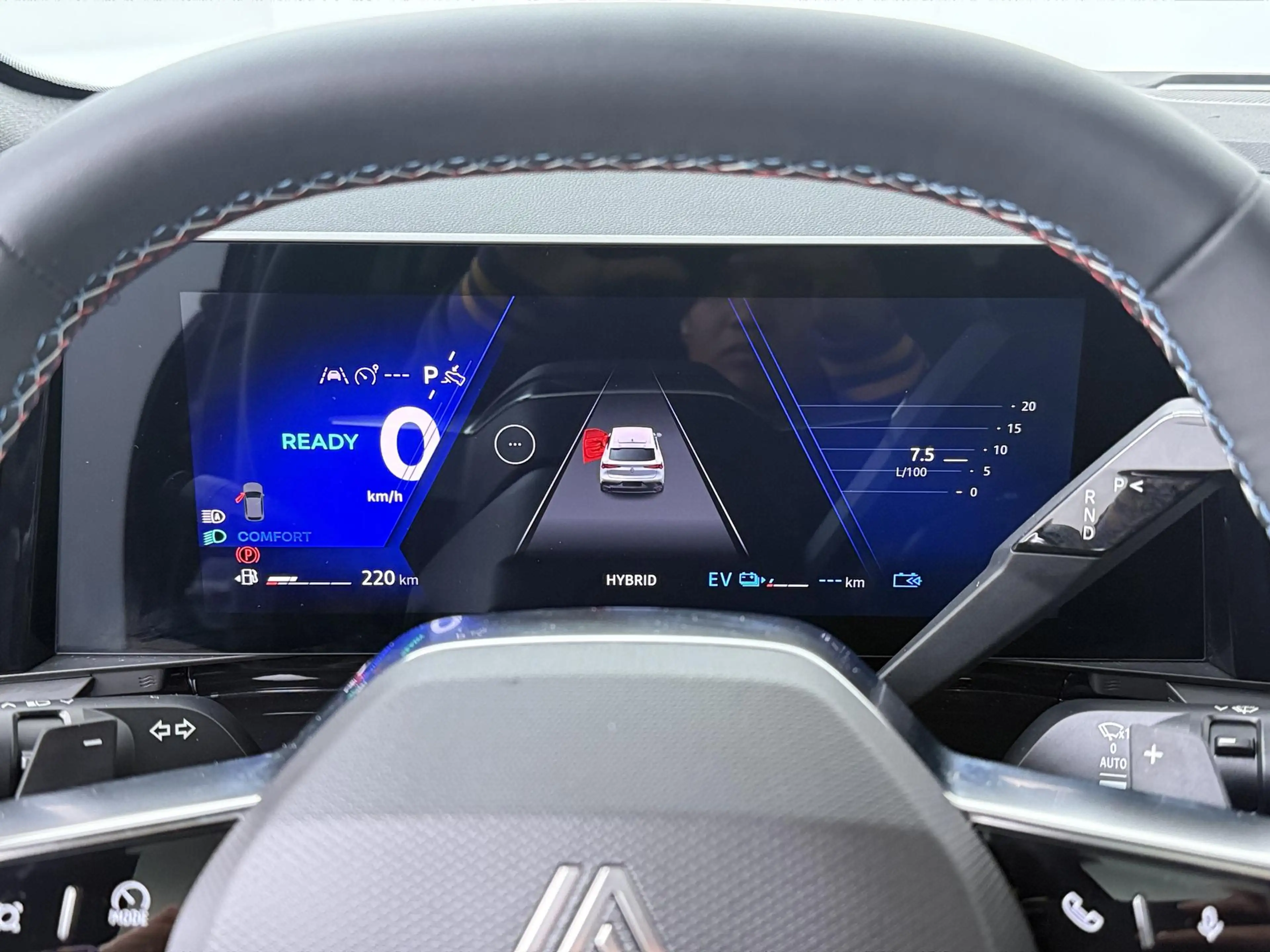 Renault Rafale atelier Alpine hyper hybrid E-Tech 4x4 300 | Panor — photo 10