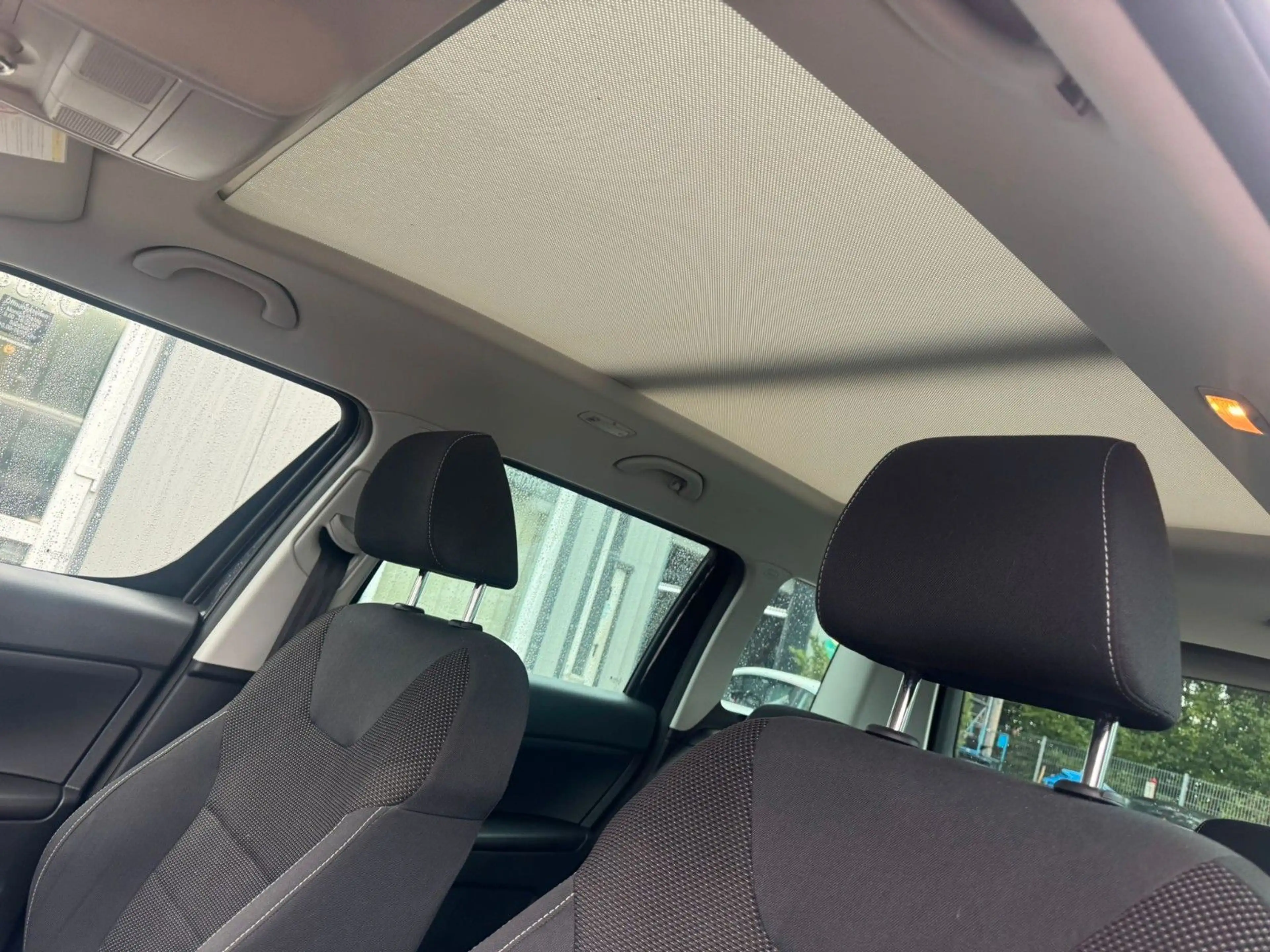 Skoda Yeti 1.4 Elegance SITZH°TEMPOM°AHK°PANO°AHK! — photo 14