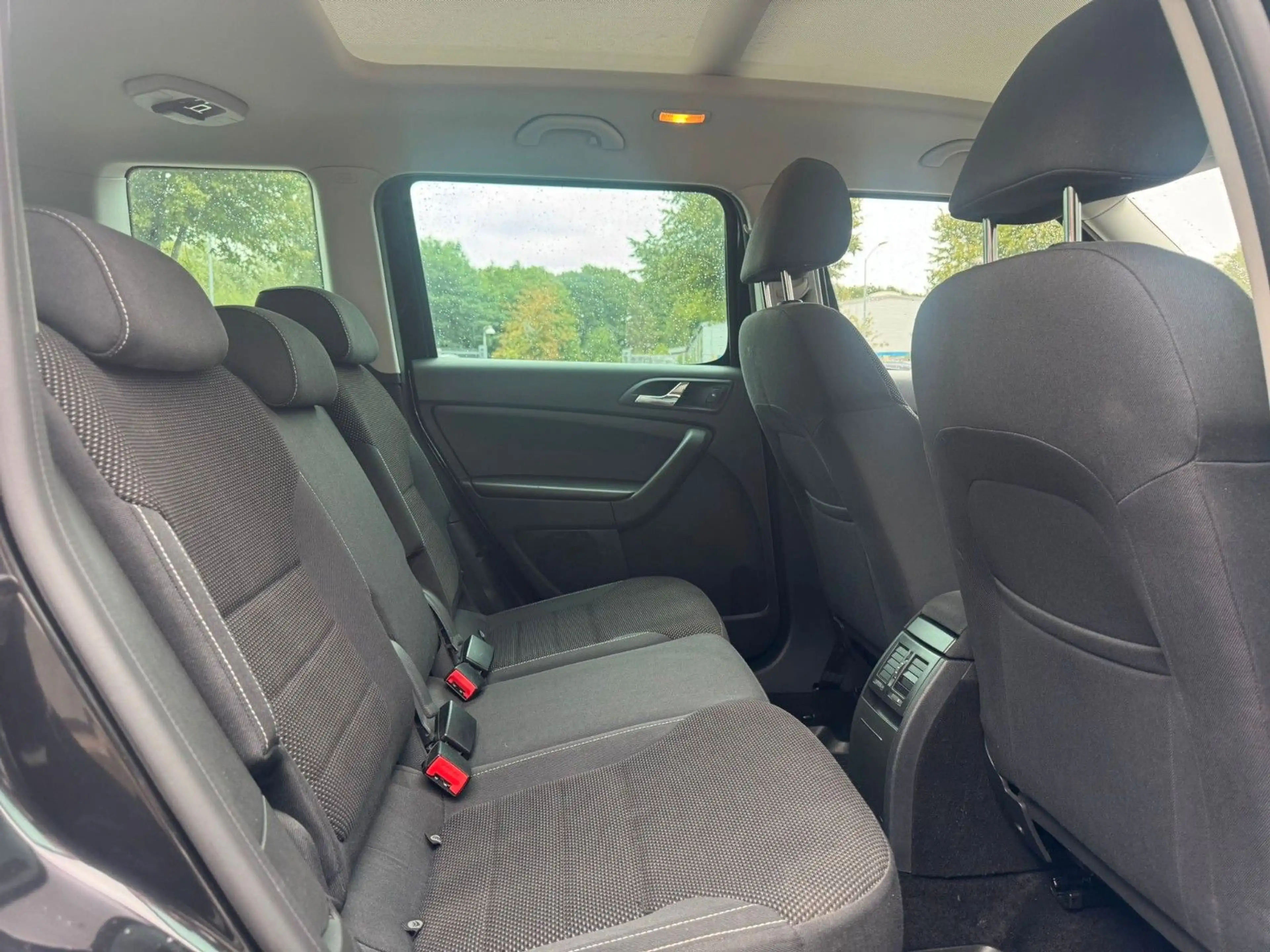 Skoda Yeti 1.4 Elegance SITZH°TEMPOM°AHK°PANO°AHK! — photo 11