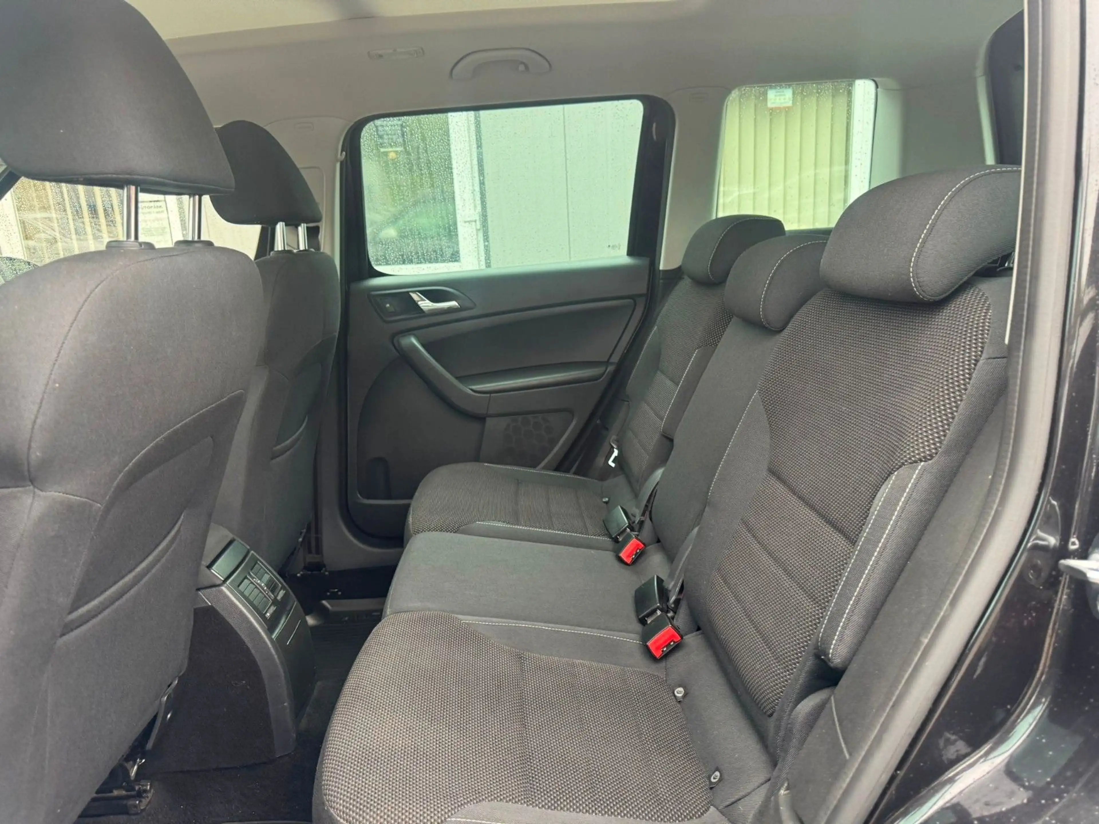Skoda Yeti 1.4 Elegance SITZH°TEMPOM°AHK°PANO°AHK! — photo 12