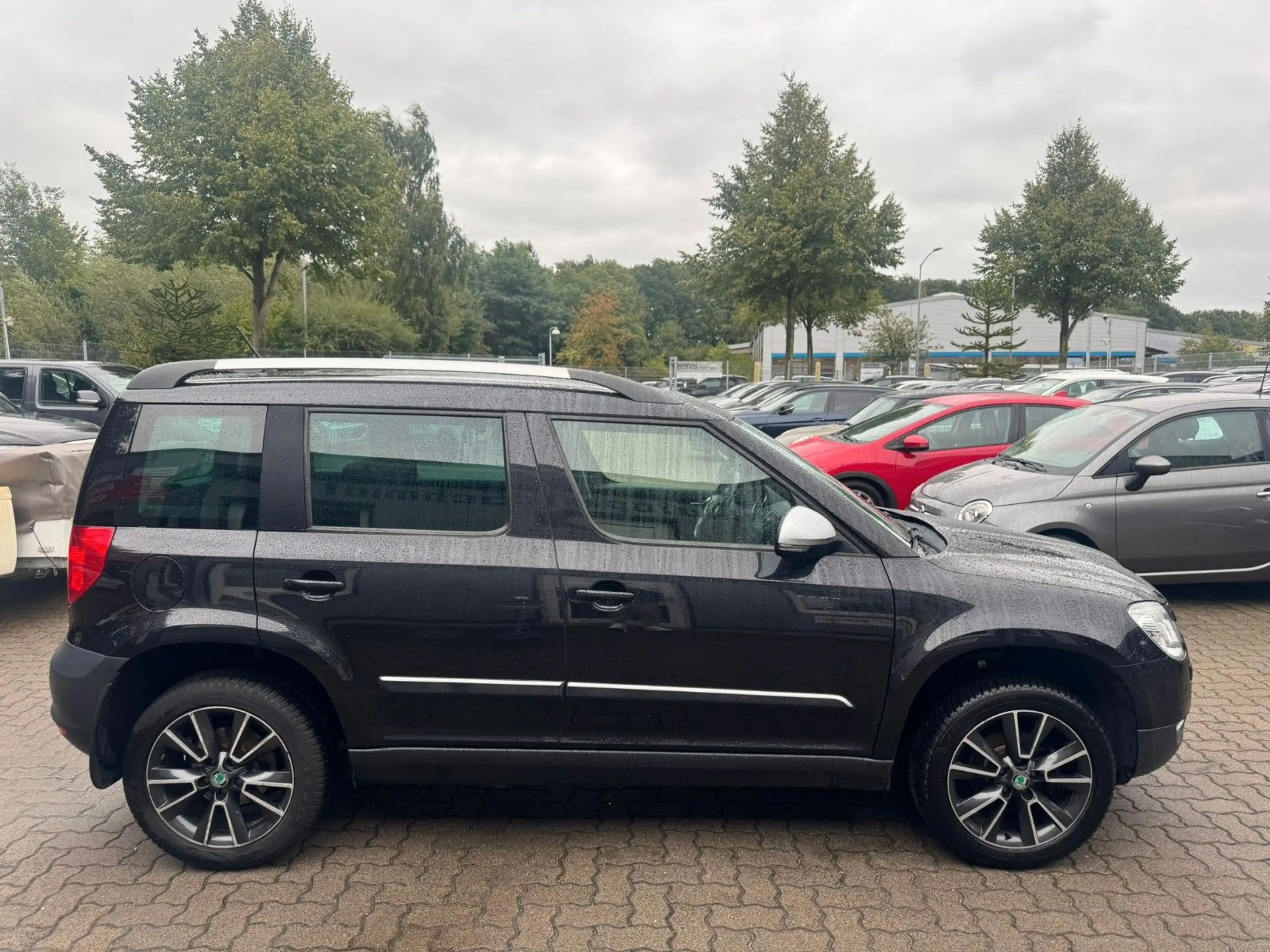 Skoda Yeti 1.4 Elegance SITZH°TEMPOM°AHK°PANO°AHK! — photo 4