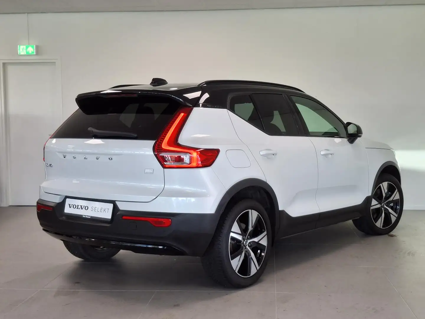 Volvo XC40 1.5 T5 Recharge Inscription Blanc - 2