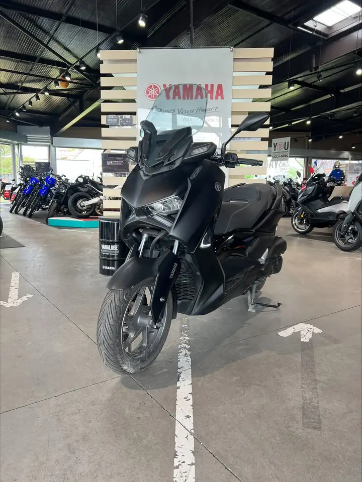 Yamaha X-Max 125