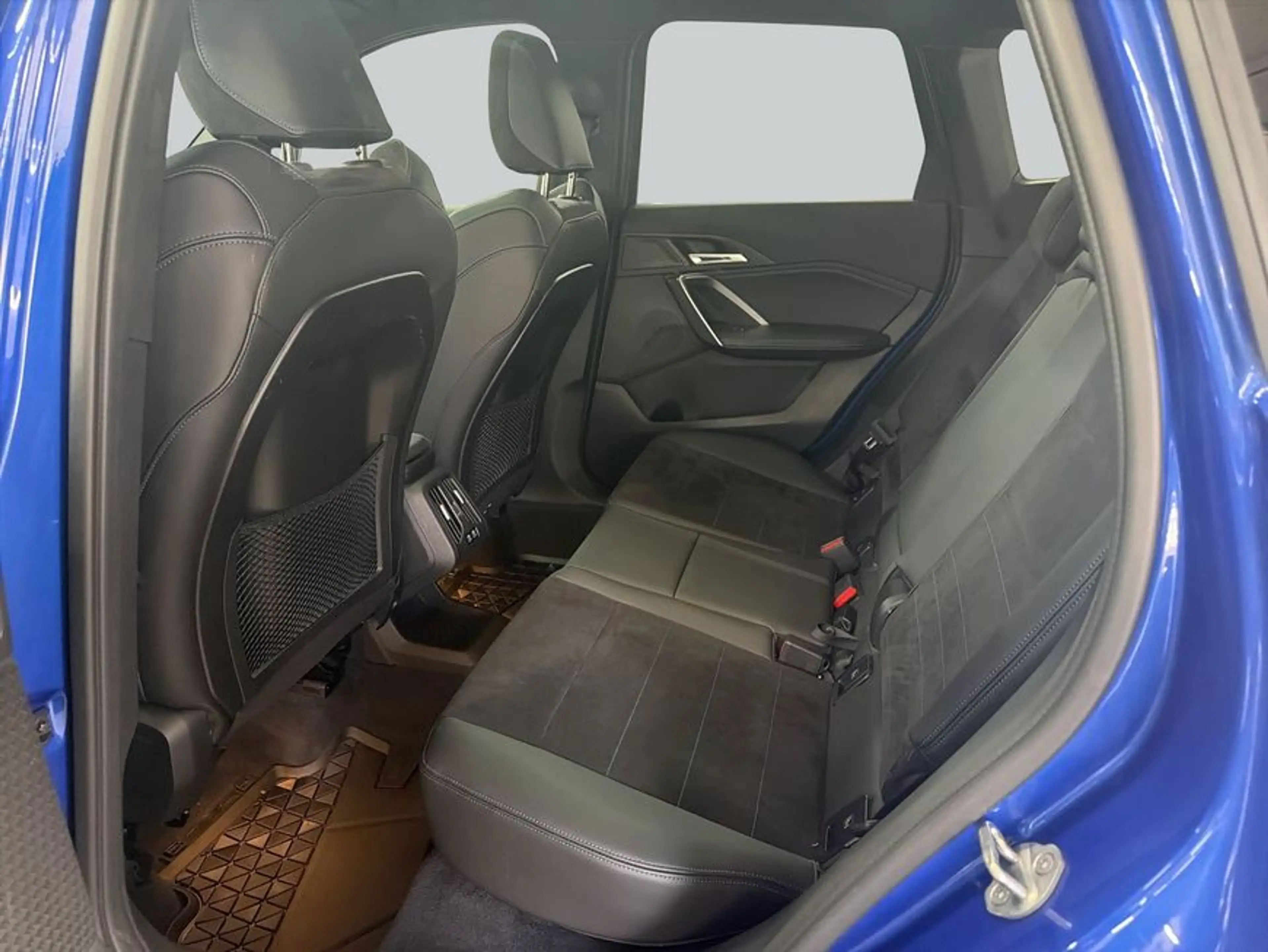 BMW X1 xDrive23d Aut. M-Paket AHK Pano LED HeadUp NAV — photo 12