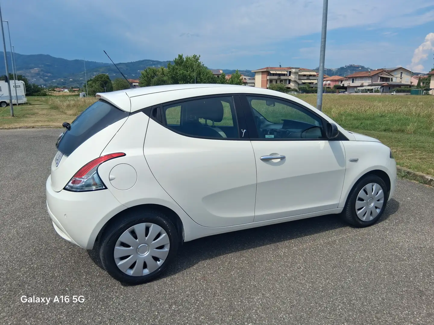 Lancia Ypsilon Ypsilon III 2015 1.2 Gold 69cv my16 Bianco - 2