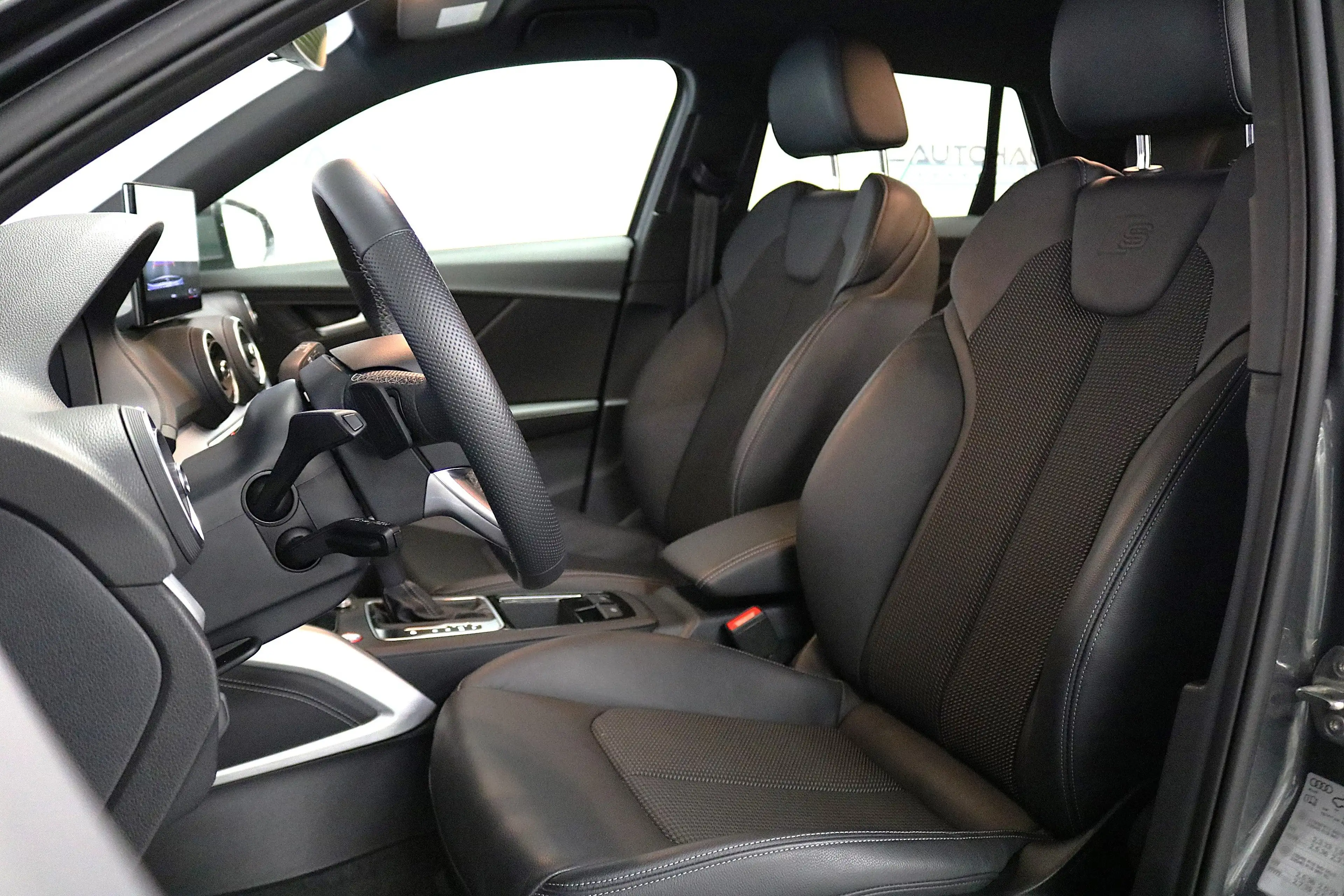 Audi SQ2 TFSI quattro *1HAND*NAVI*V-Cockp*KAMERA*Matrix*uvm — photo 13