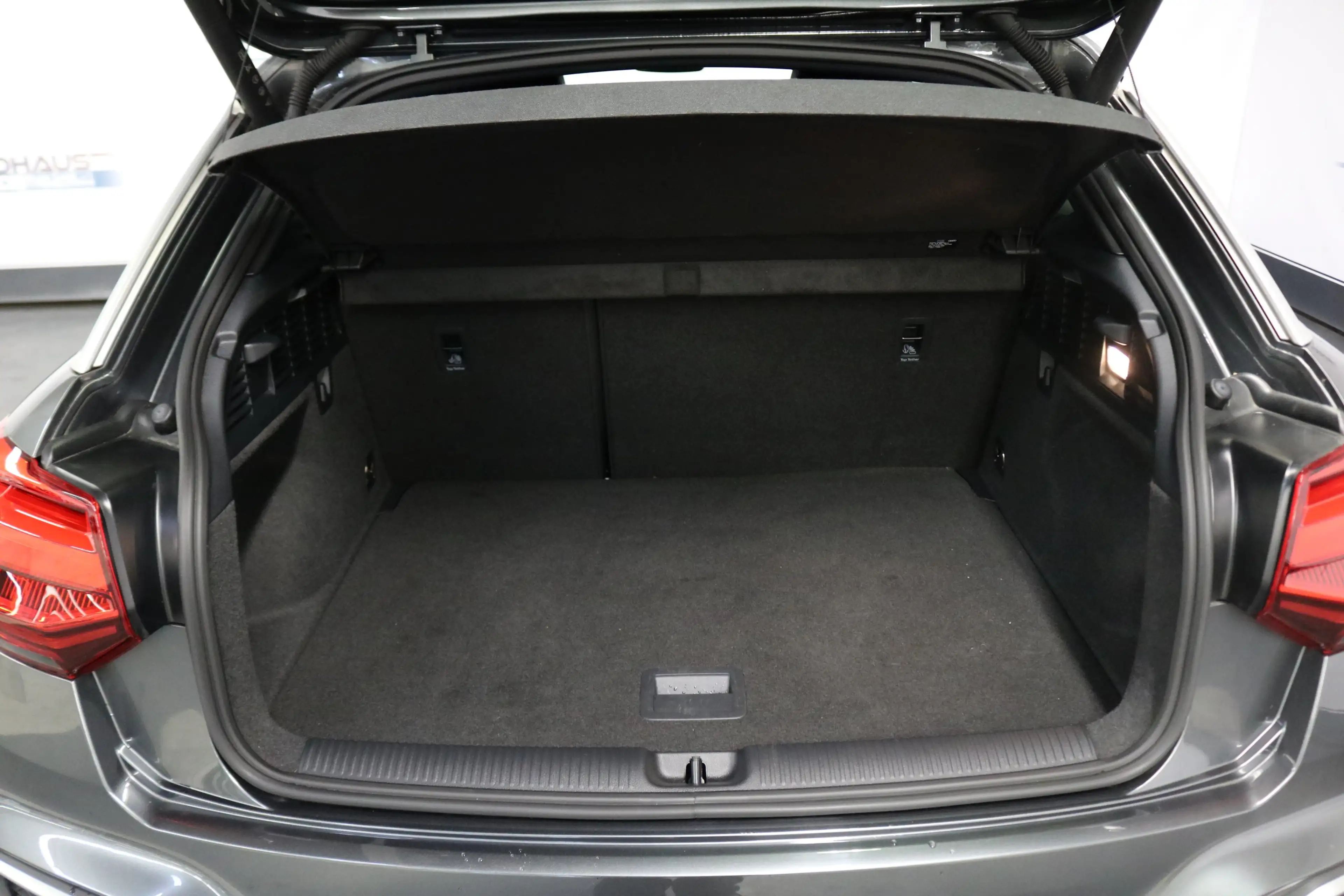 Audi SQ2 TFSI quattro *1HAND*NAVI*V-Cockp*KAMERA*Matrix*uvm — photo 10