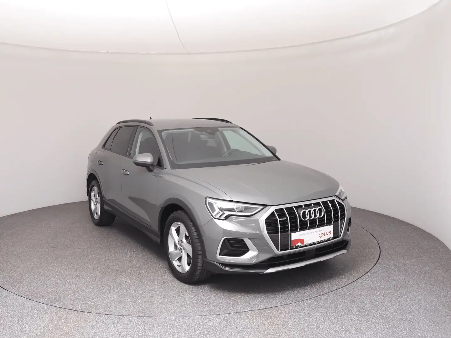 Audi Q3 40 TFSI quattro advanced exterieur Grau - 2