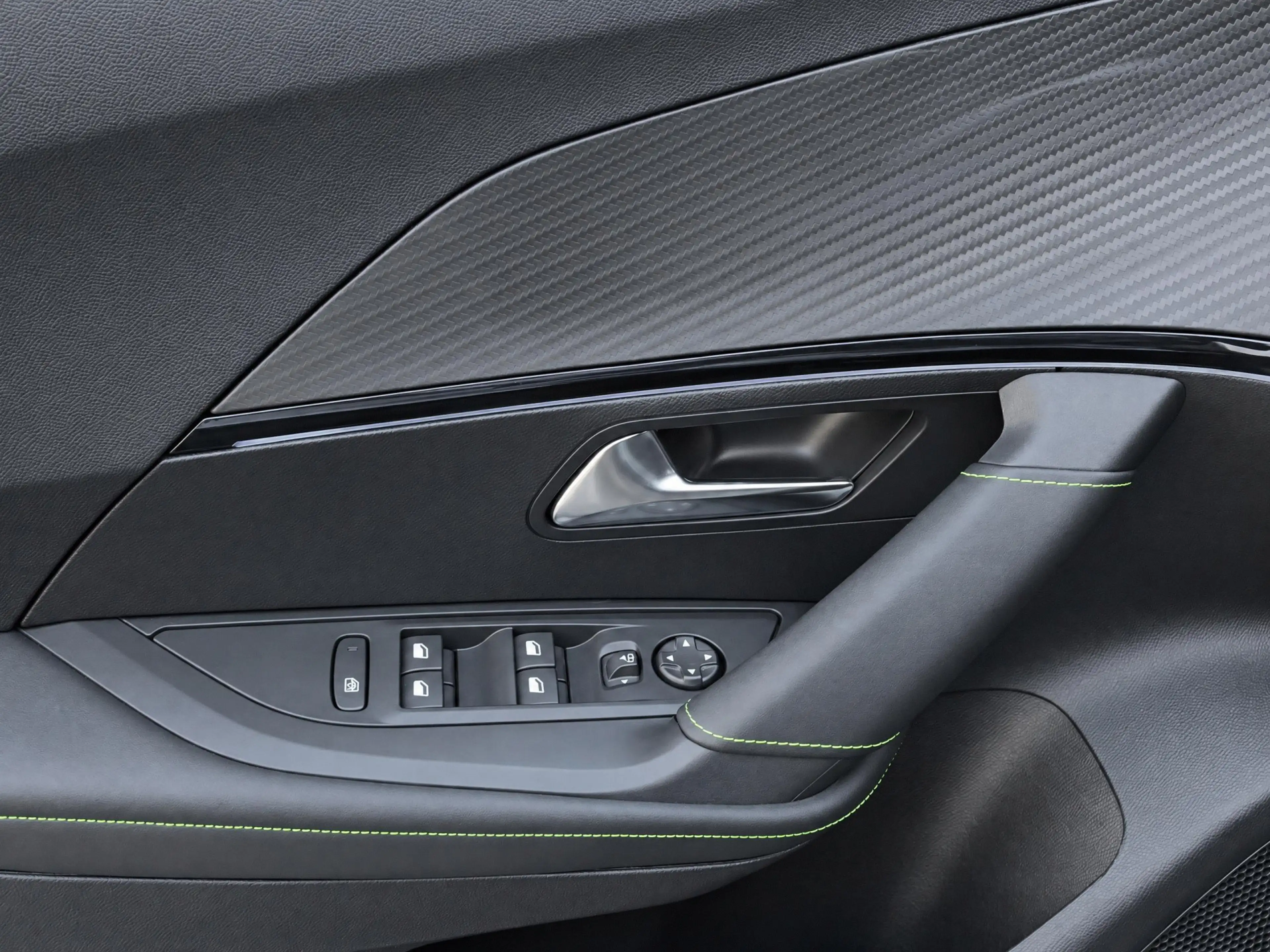 Peugeot 2008 1.2 Hybrid 145 GT Half lederen bekleding | Navigat — photo 14