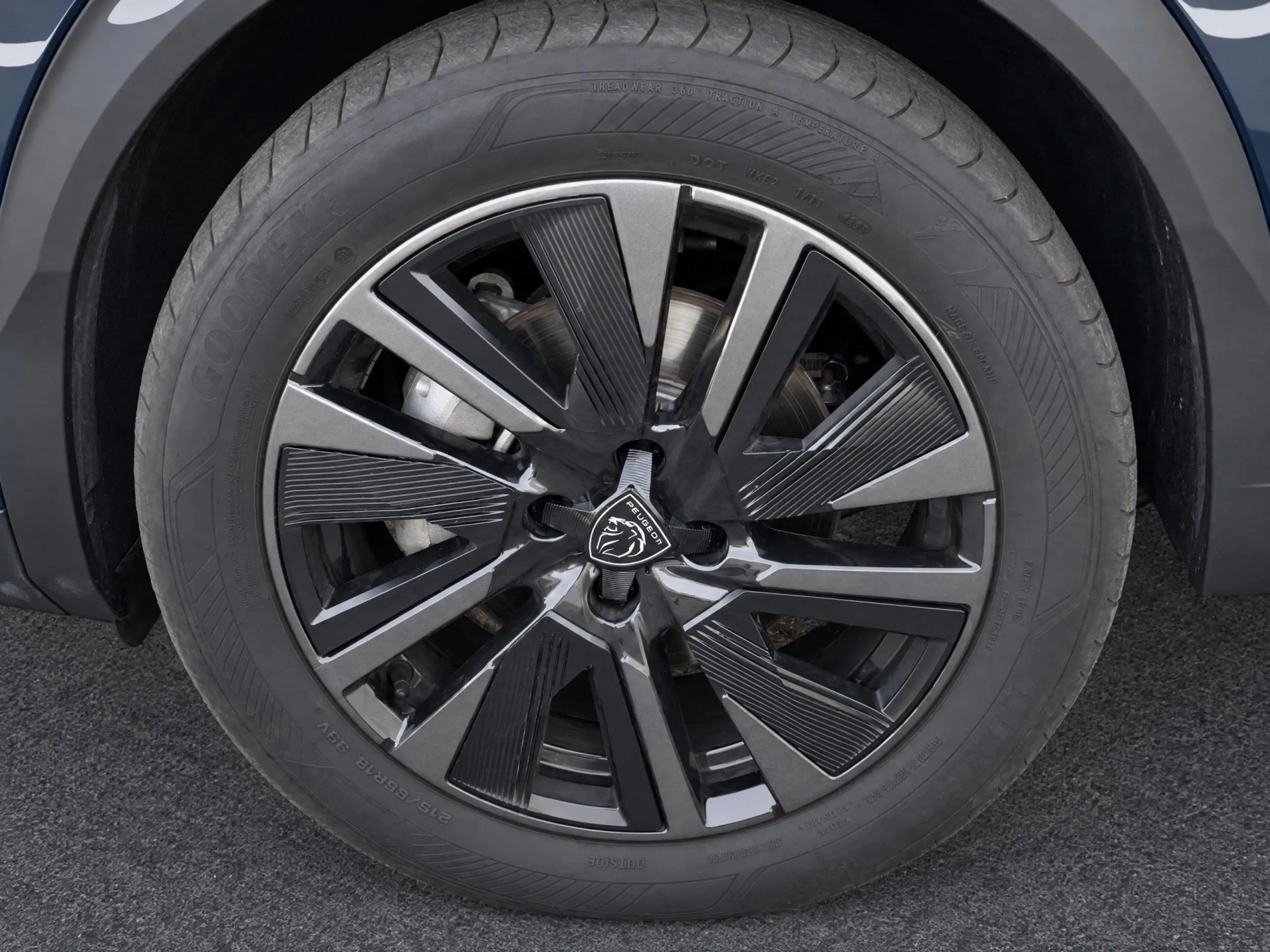 Peugeot 2008 1.2 Hybrid 145 GT Half lederen bekleding | Navigat — photo 8