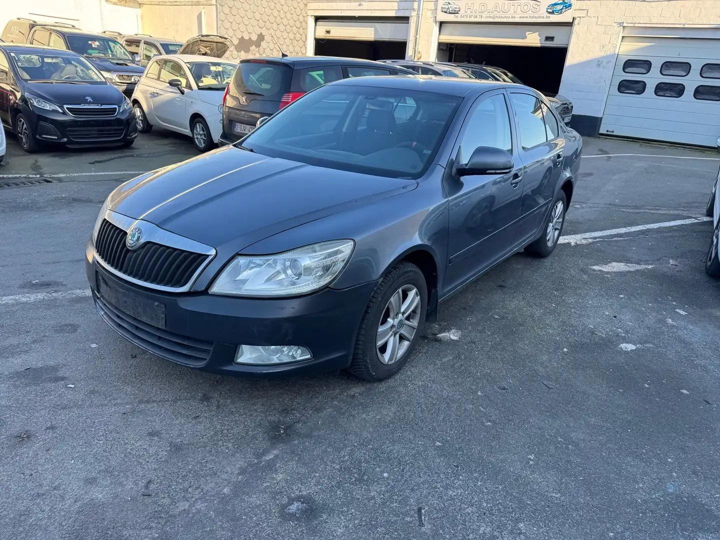 Skoda Octavia 1.6 tdi accidenté arriere Šedá - 2