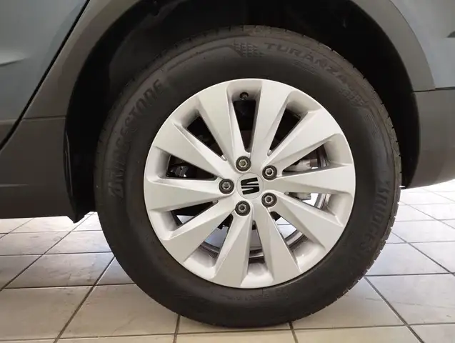 Seat Arona view 8