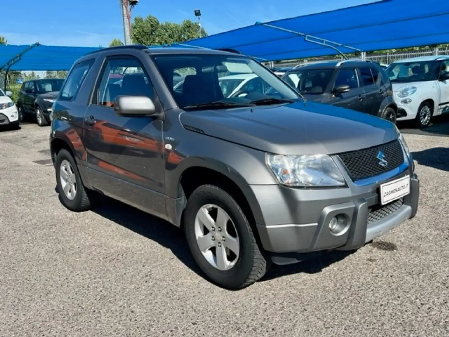 Suzuki Grand Vitara 1.9 DDiS 3 porte Szürke - 1