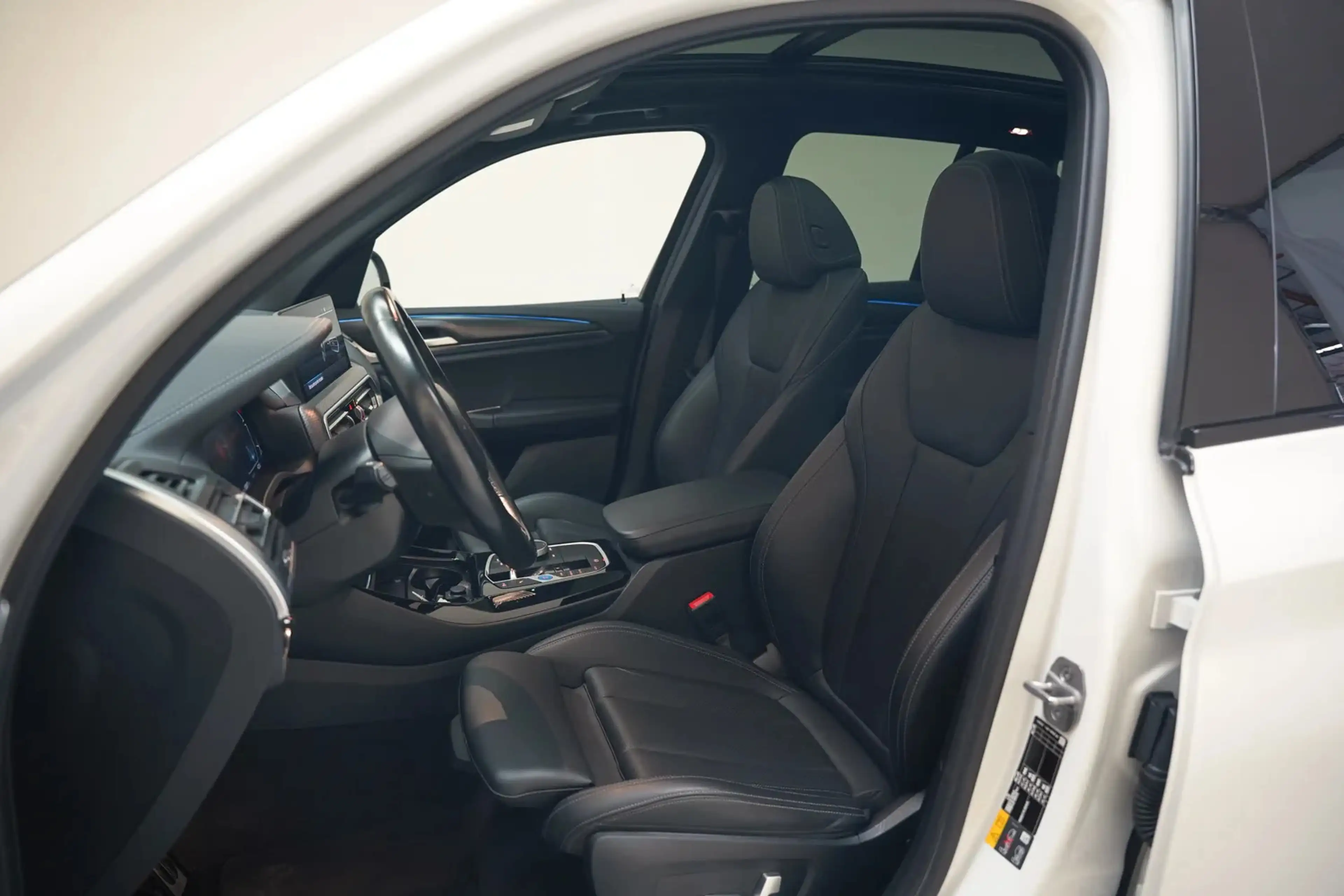 BMW iX3 80 kWh M Sport Shadow [ SoH 93,3% | Panorama Leder — photo 10