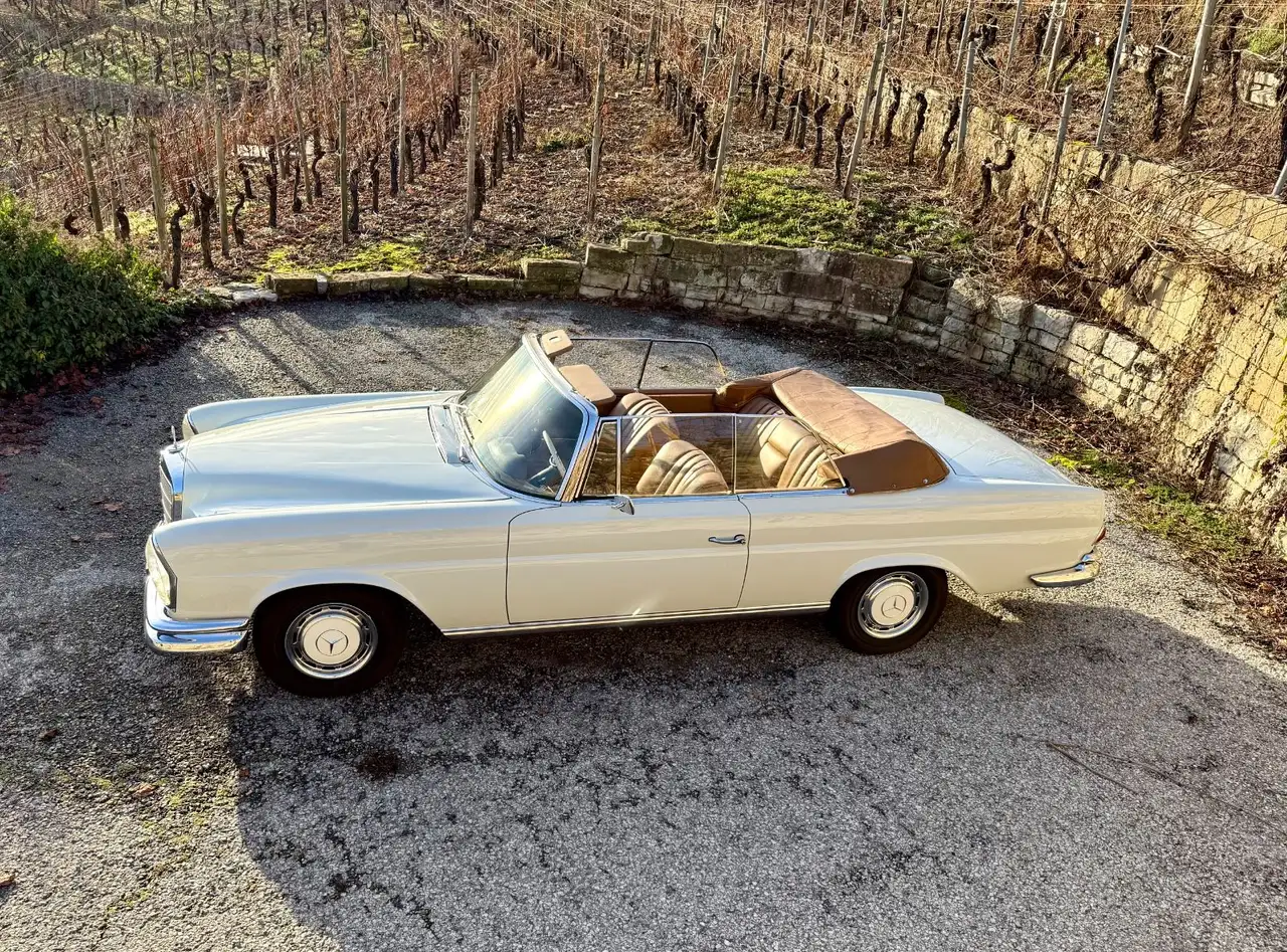 Mercedes-Benz 220 SEB Cabrio W111, Schalter, Becker Grand Prix, foto 5