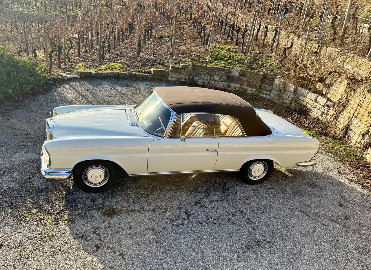 Mercedes-Benz 220 SEB Cabrio W111, Schalter, Becker Grand Prix, foto 6