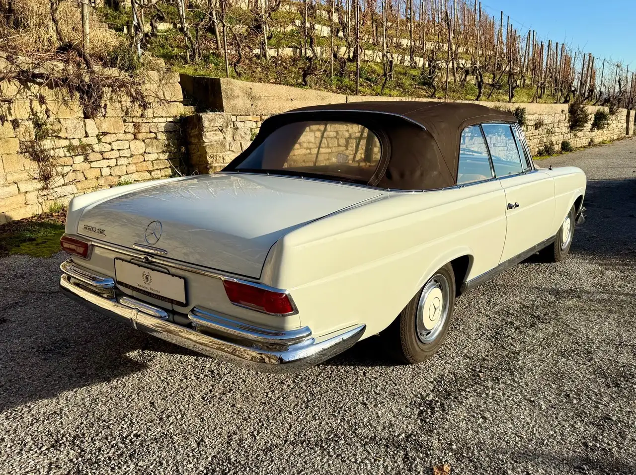 Mercedes-Benz 220 SEB Cabrio W111, Schalter, Becker Grand Prix, foto 9