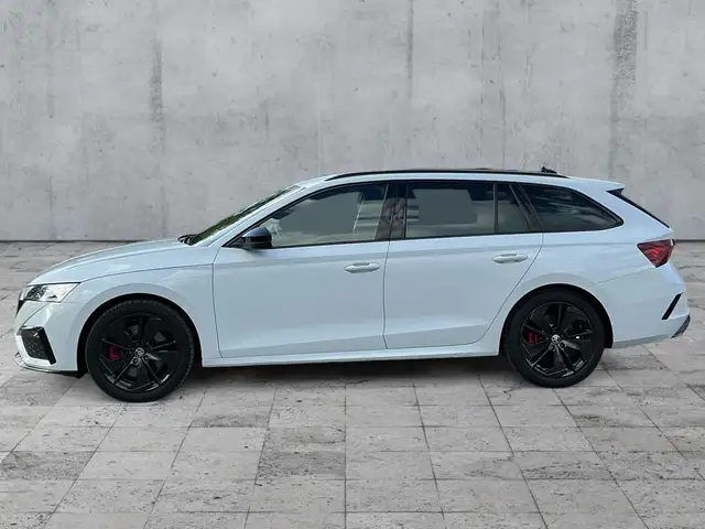 Skoda Octavia view 4