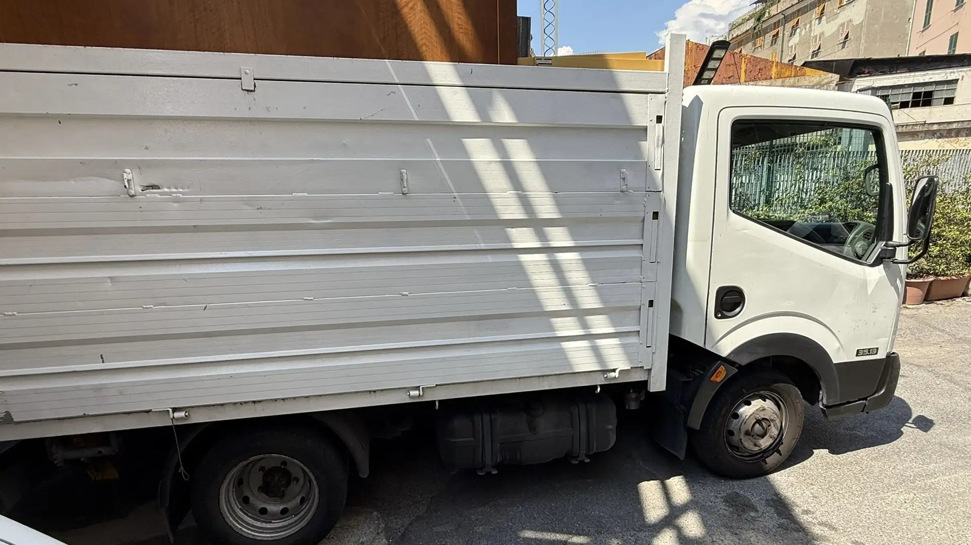 Nissan Cabstar Bianco - 2