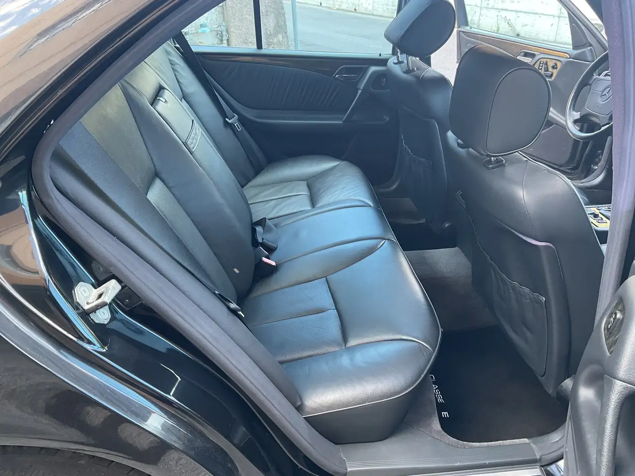 Mercedes-Benz E 200 Kompressor, foto 11