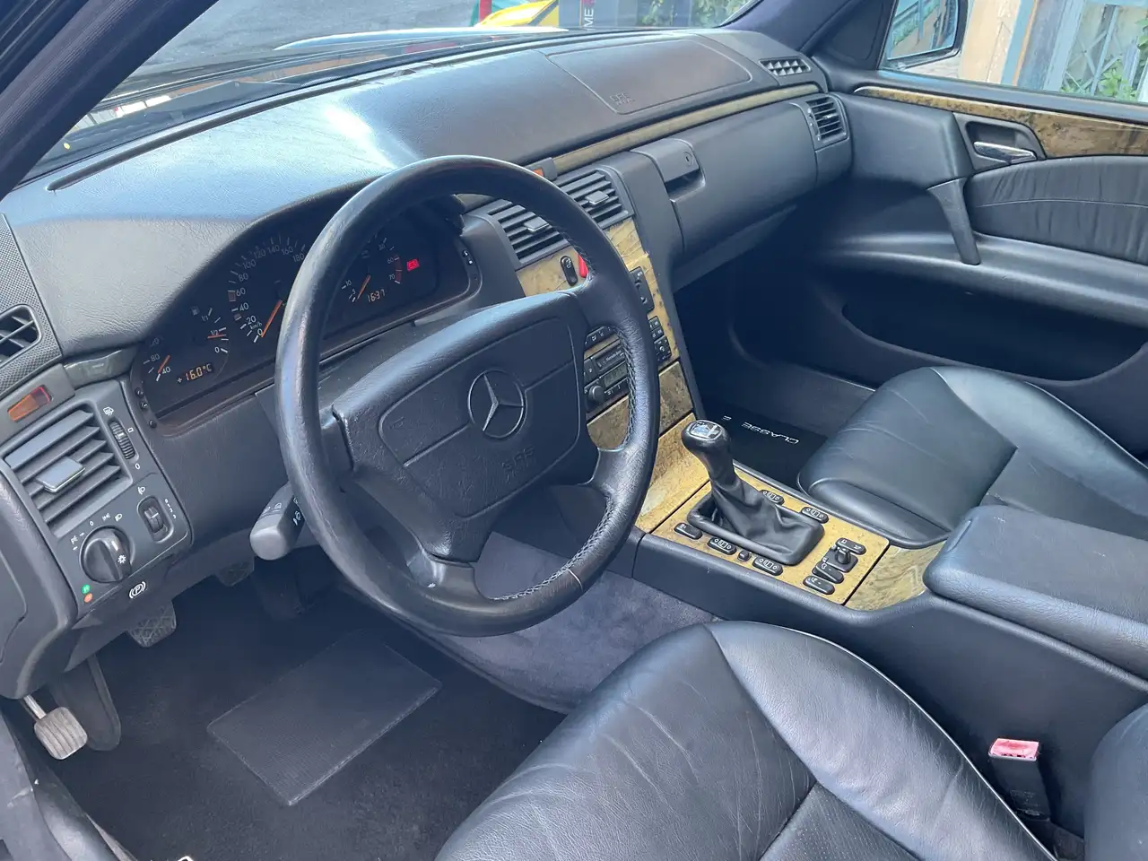 Mercedes-Benz E 200 Kompressor, foto 9